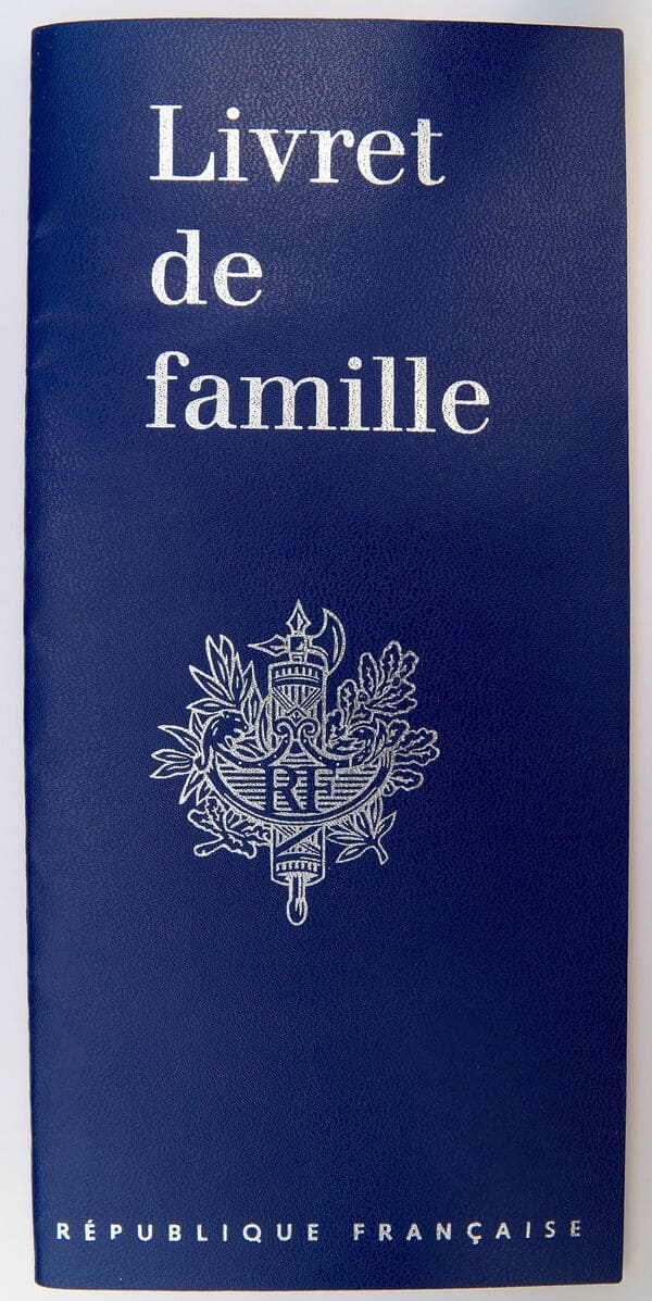 Семейная книга Франции